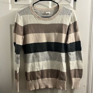 Women’s size medium old navy striped sweater